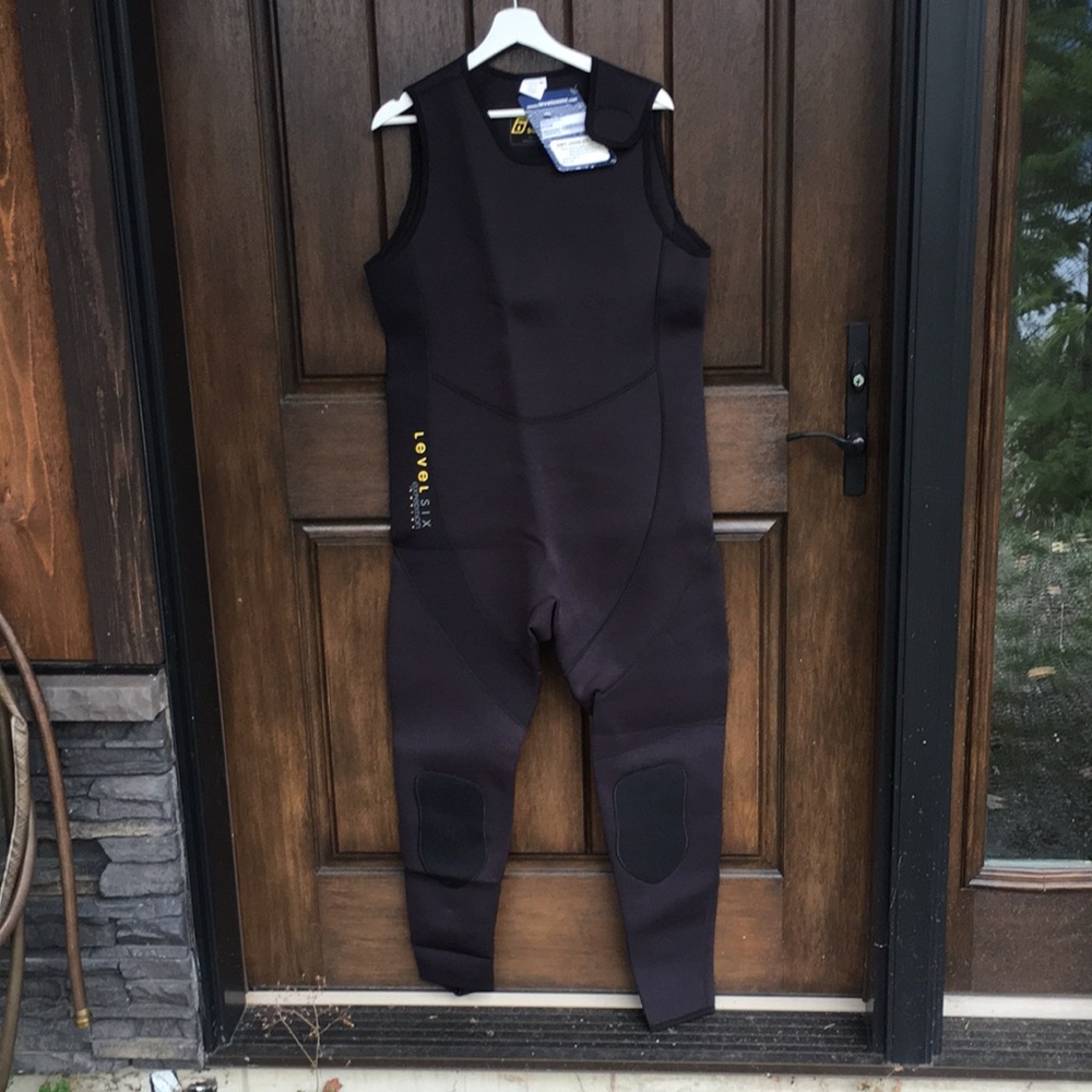 Black Sleeveless Wetsuit